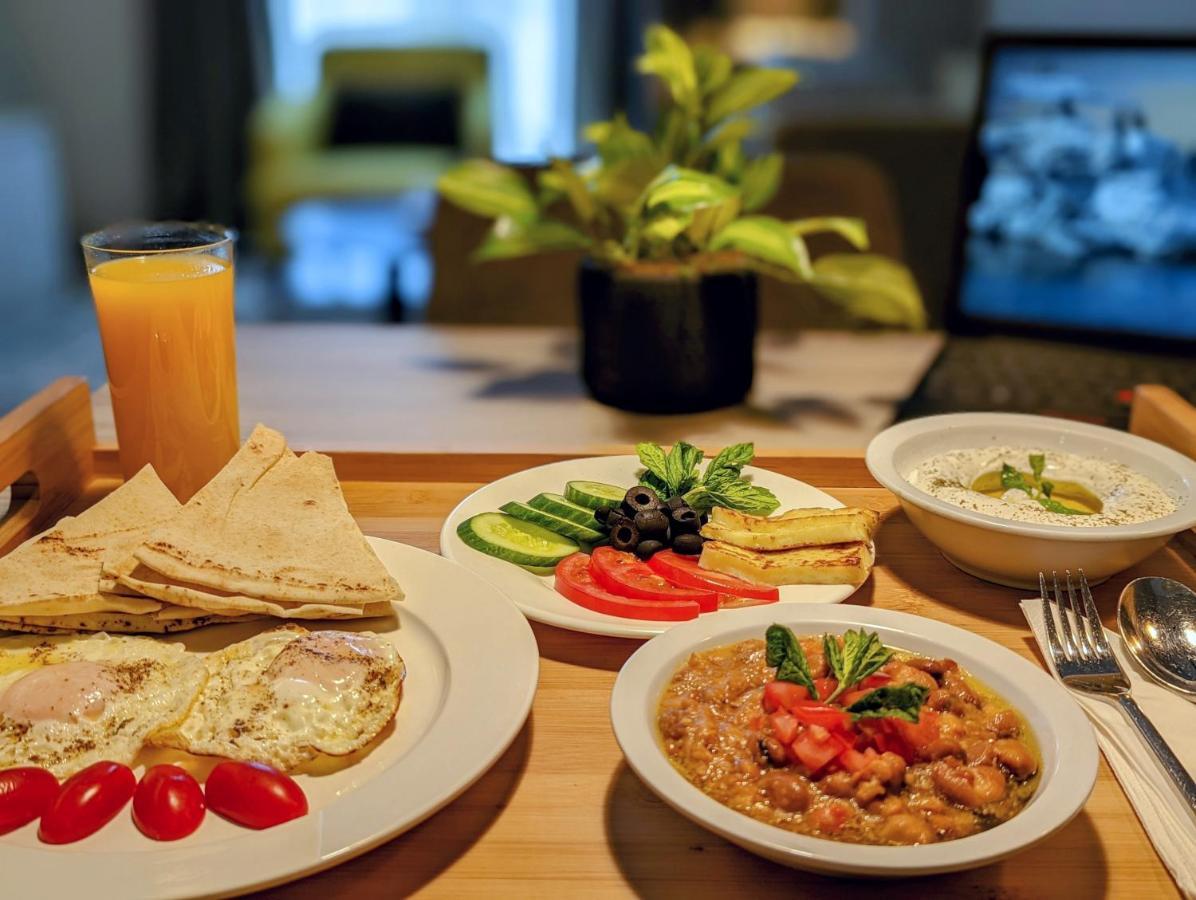 Aparthotel Citadines Abha Extérieur photo Israeli breakfast