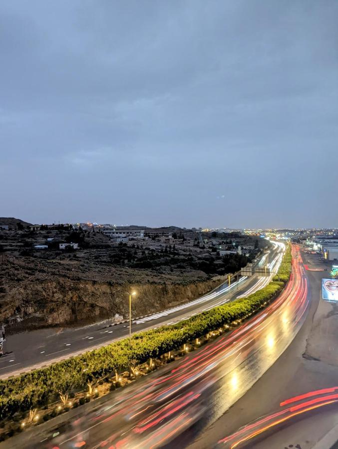 Aparthotel Citadines Abha Extérieur photo Highway 40 in Amman